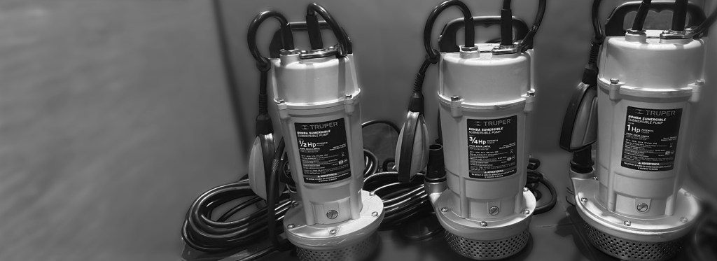 Bomba sumergible TRUPER PICHEL MET, 1/2HP, 3/4HP Y 1HP, color naranja y negro.